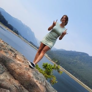 Meet your Posher, Brooke